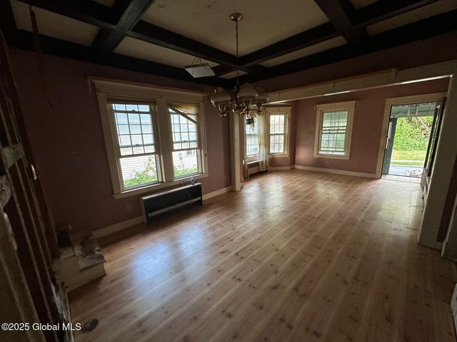 7 Frost Place, Albany, NY 12205