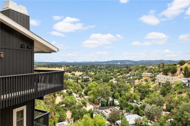 8462 Hillcroft Drive, West Hills, CA 91304
