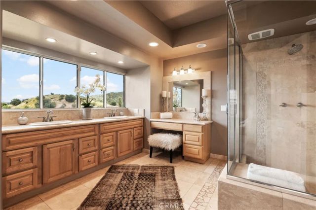 8462 Hillcroft Drive, West Hills, CA 91304