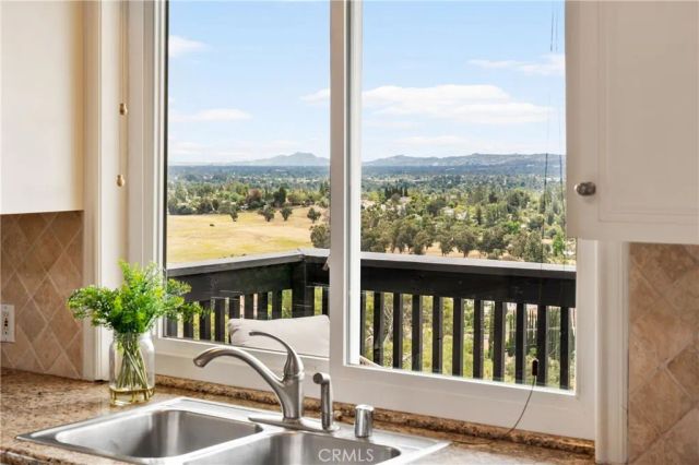 8462 Hillcroft Drive, West Hills, CA 91304