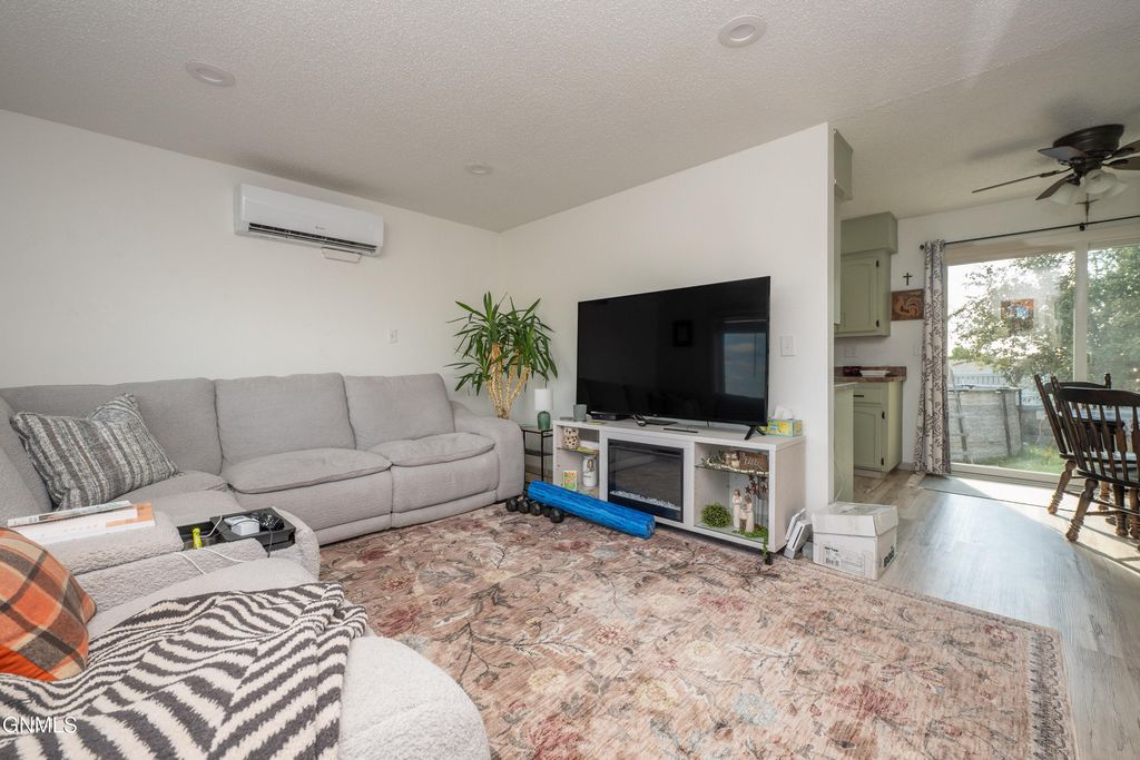 1042 6th Avenue SE, Dickinson, ND 58601 photo 5