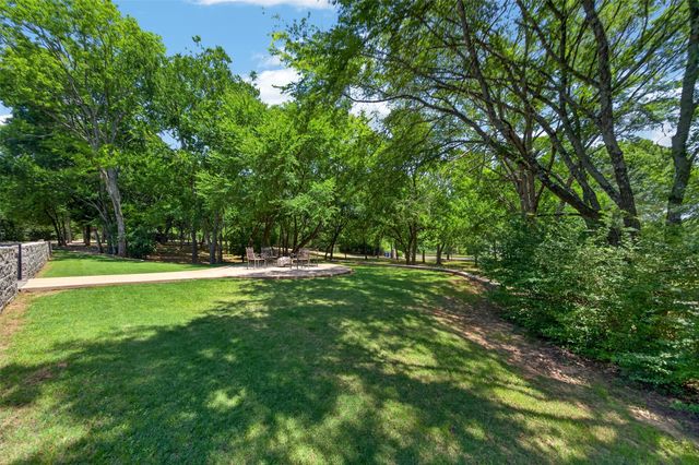 805 County Road 3802, Bullard, TX 75757