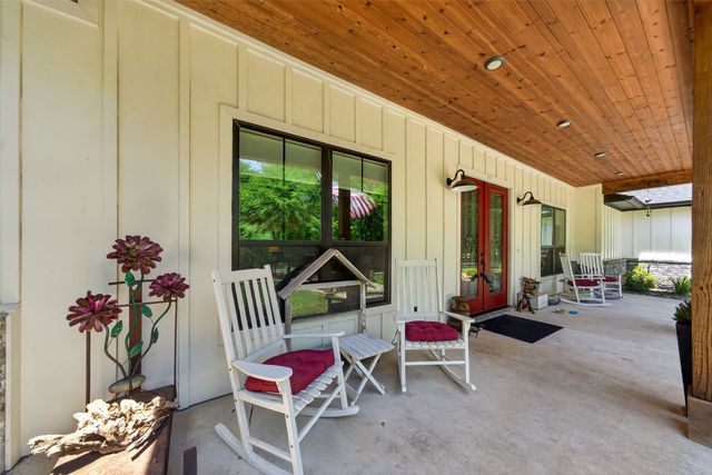 805 County Road 3802, Bullard, TX 75757