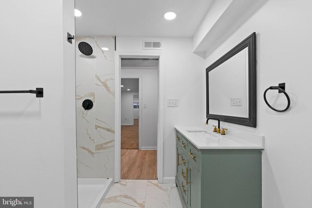 7331 E WALNUT LN, Philadelphia, PA 19138