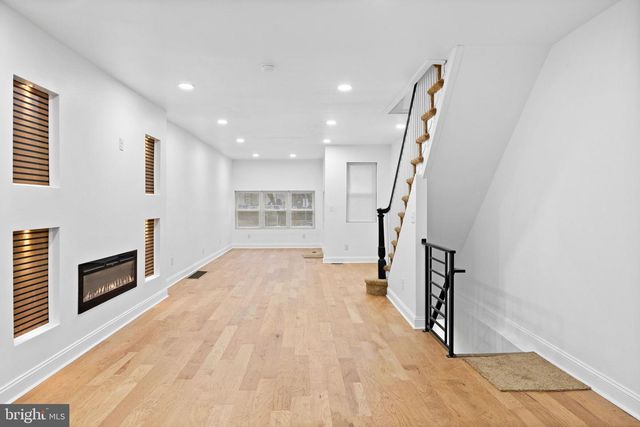 7331 E WALNUT LN, Philadelphia, PA 19138