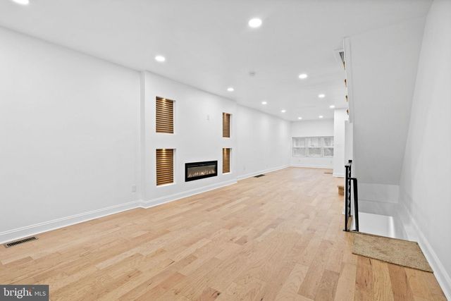 7331 E WALNUT LN, Philadelphia, PA 19138