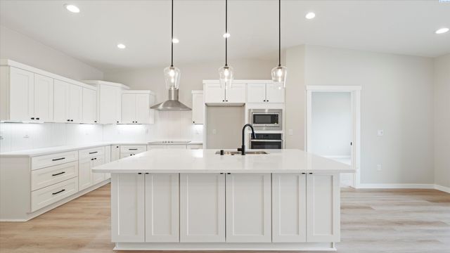 1374 Kalani Ct, West Richland, WA 99353