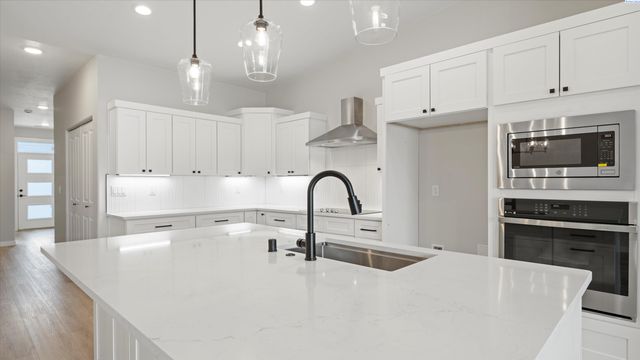 1374 Kalani Ct, West Richland, WA 99353