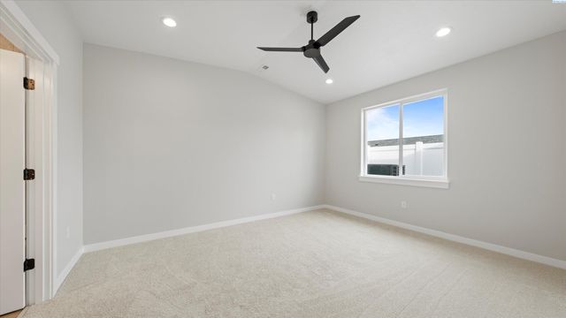 1374 Kalani Ct, West Richland, WA 99353