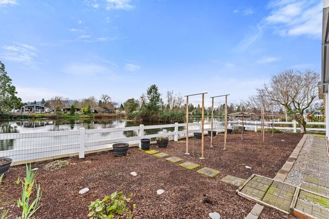 183 Kingsley Drive, Grants Pass, OR 97526