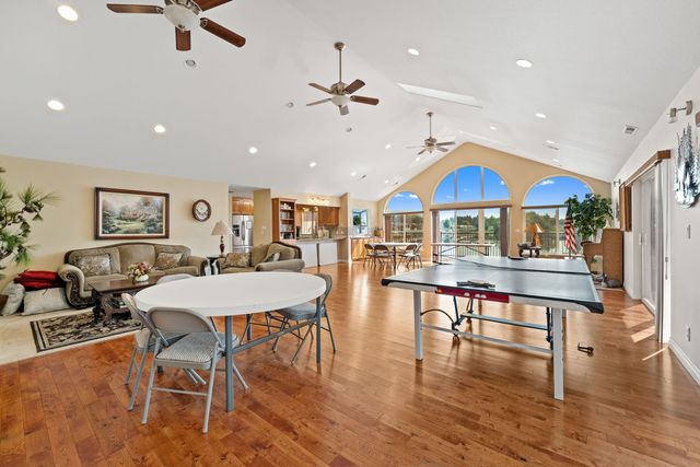 183 Kingsley Drive, Grants Pass, OR 97526