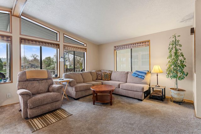 183 Kingsley Drive, Grants Pass, OR 97526