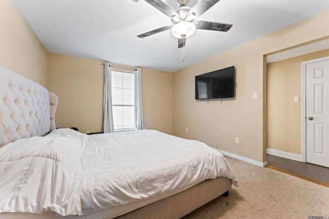 2060 S Woodcrest St, Denham Springs, LA 70726