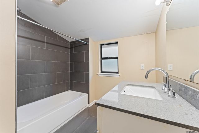 2060 S Woodcrest St, Denham Springs, LA 70726