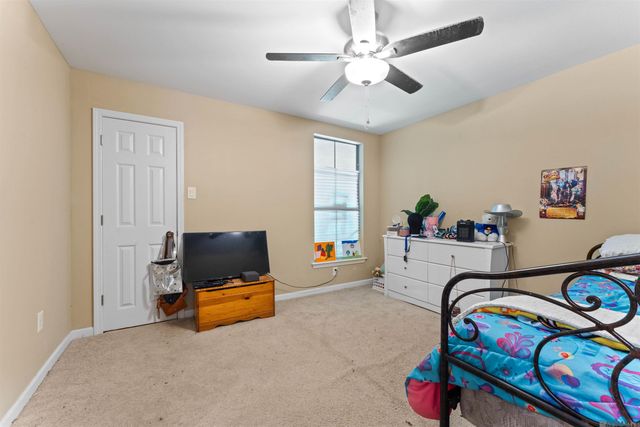 2060 S Woodcrest St, Denham Springs, LA 70726