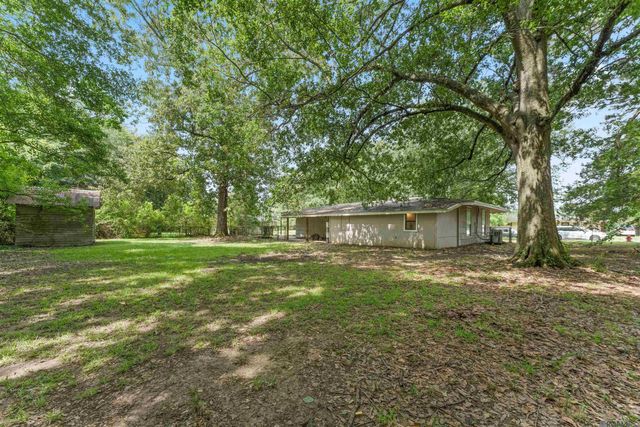 2060 S Woodcrest St, Denham Springs, LA 70726