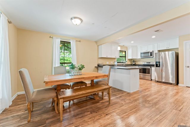 2060 S Woodcrest St, Denham Springs, LA 70726