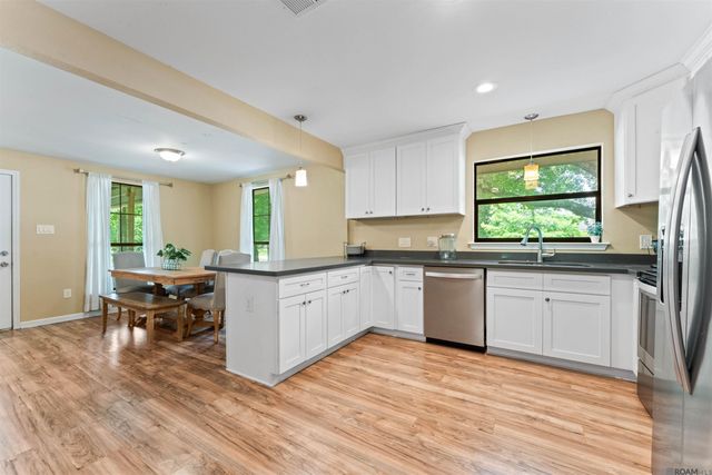 2060 S Woodcrest St, Denham Springs, LA 70726