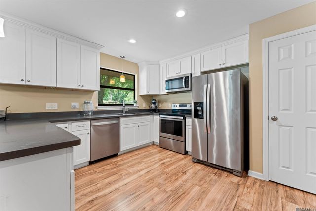 2060 S Woodcrest St, Denham Springs, LA 70726