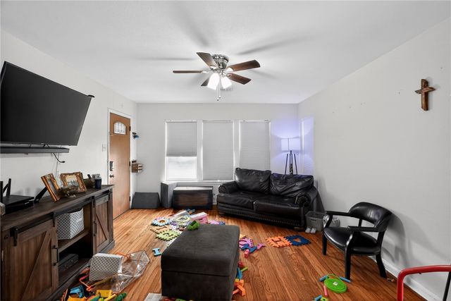 624 Chamberlain St, Corpus Christi, TX 78404