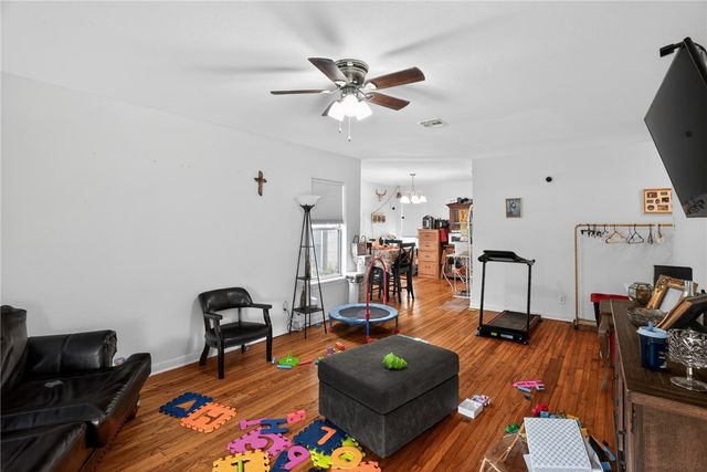 624 Chamberlain St, Corpus Christi, TX 78404