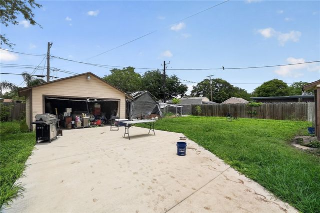 624 Chamberlain St, Corpus Christi, TX 78404