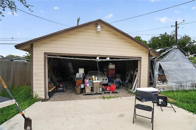 624 Chamberlain St, Corpus Christi, TX 78404
