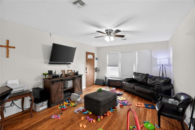624 Chamberlain St, Corpus Christi, TX 78404