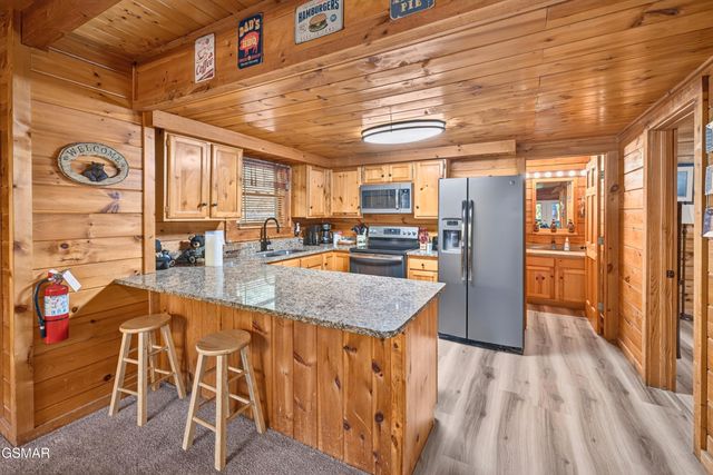 550 Wildwood Forest Way, Sevierville, TN 37876