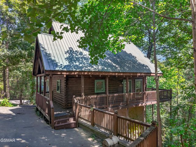 550 Wildwood Forest Way, Sevierville, TN 37876