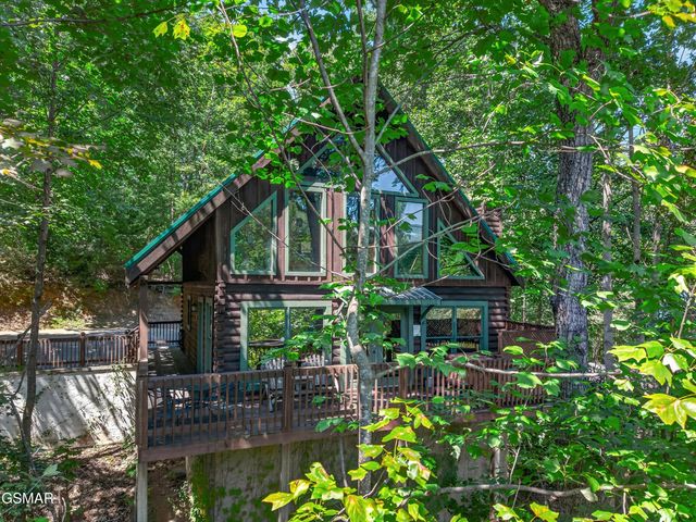550 Wildwood Forest Way, Sevierville, TN 37876