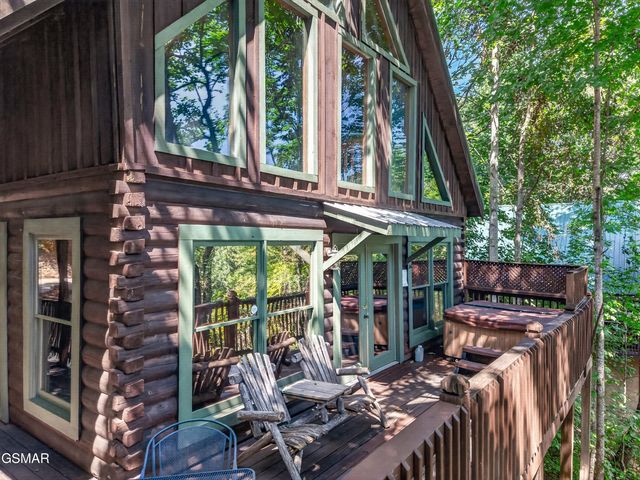 550 Wildwood Forest Way, Sevierville, TN 37876
