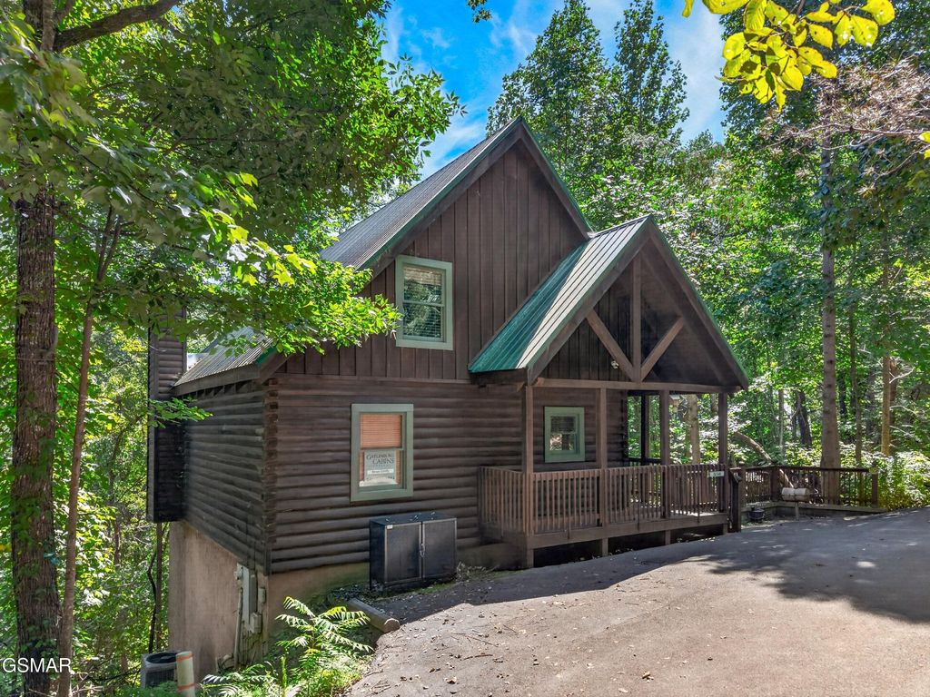 550 Wildwood Forest Way, Sevierville, TN 37876