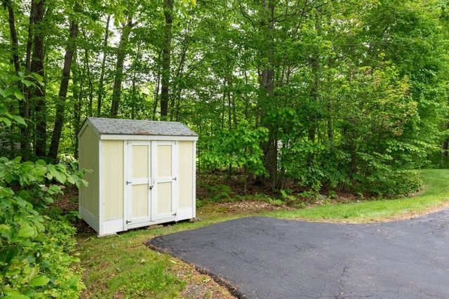 43 Sage Court, Goffstown, NH 03045