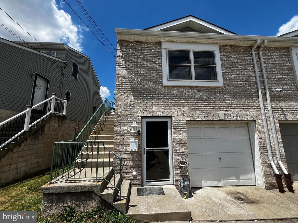 9242 CAMBRIDGE ST, Philadelphia, PA 19114