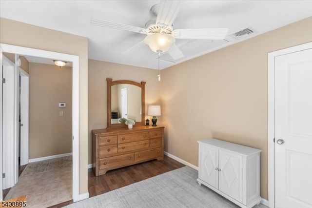 19 Danbury Ln, Jefferson Twp., NJ 07849