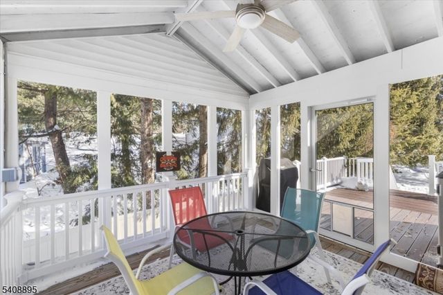 19 Danbury Ln, Jefferson Twp., NJ 07849