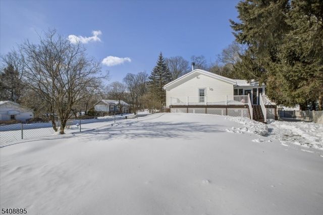 19 Danbury Ln, Jefferson Twp., NJ 07849