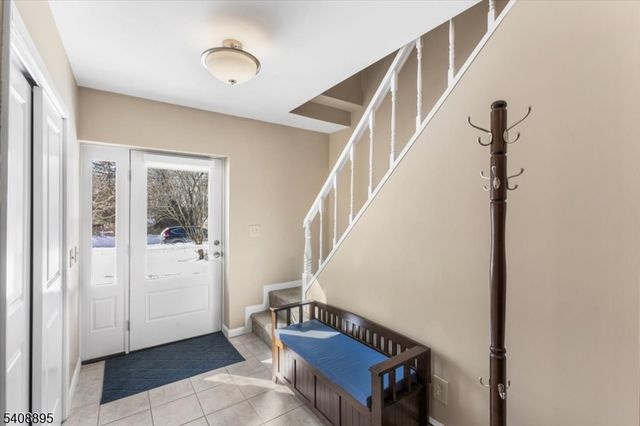 19 Danbury Ln, Jefferson Twp., NJ 07849