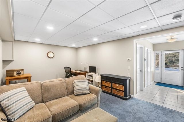 19 Danbury Ln, Jefferson Twp., NJ 07849