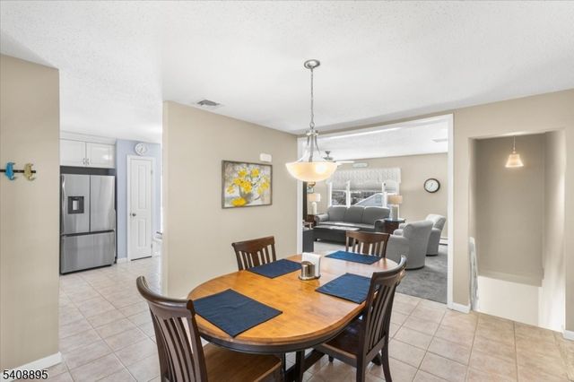 19 Danbury Ln, Jefferson Twp., NJ 07849