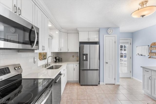 19 Danbury Ln, Jefferson Twp., NJ 07849