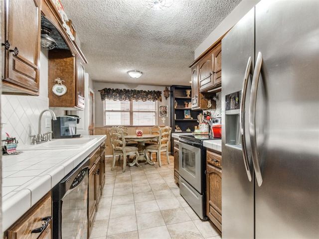 752 Red Oak Terrace, Edmond, OK 73003