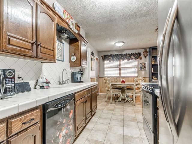 752 Red Oak Terrace, Edmond, OK 73003