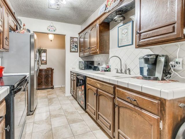 752 Red Oak Terrace, Edmond, OK 73003