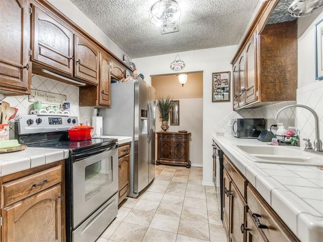 752 Red Oak Terrace, Edmond, OK 73003