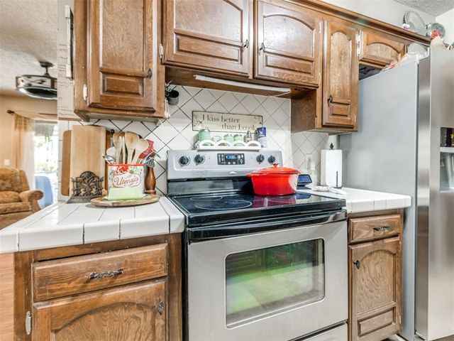 752 Red Oak Terrace, Edmond, OK 73003