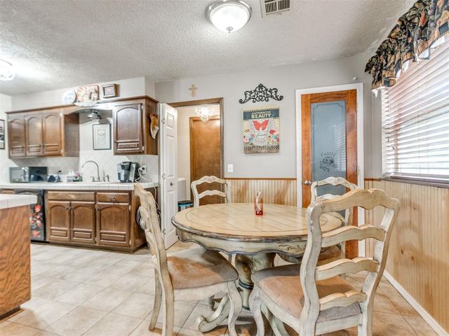 752 Red Oak Terrace, Edmond, OK 73003