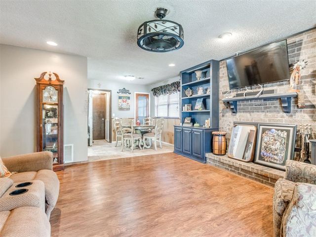 752 Red Oak Terrace, Edmond, OK 73003