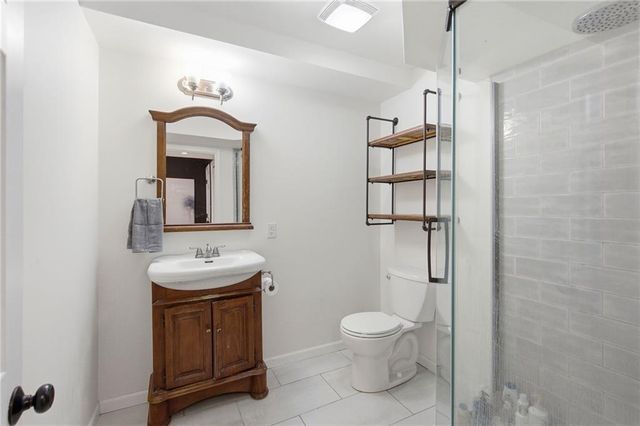 11941 S Cottonwood Drive, Olathe, KS 66062
